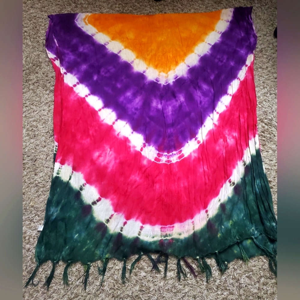 Tye-dye design scarf